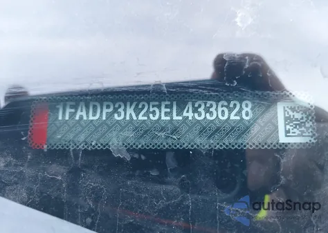 2014 Ford Focus Se z USA, uszkodzony, nr VIN 1FADP3K25EL433628